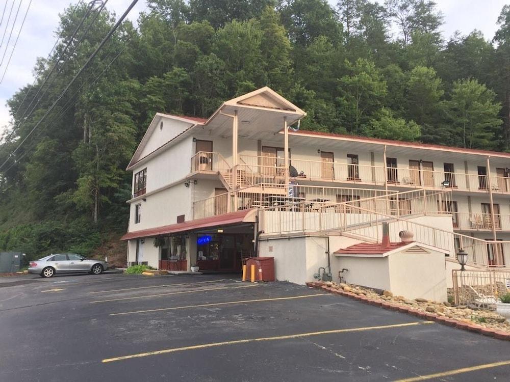 Bear Mount Inn & Suites Pigeon Forge Eksteriør billede