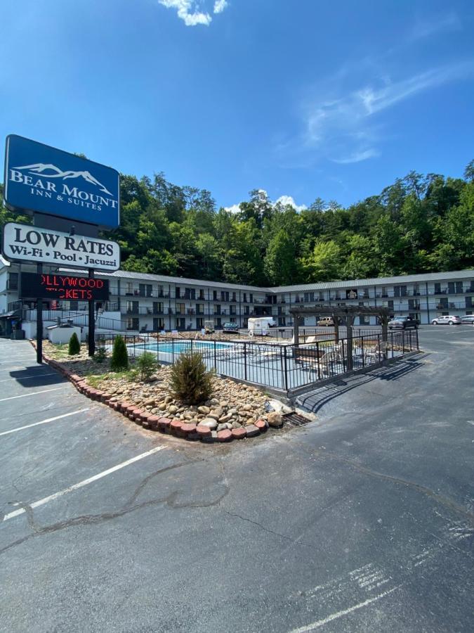 Bear Mount Inn & Suites Pigeon Forge Eksteriør billede