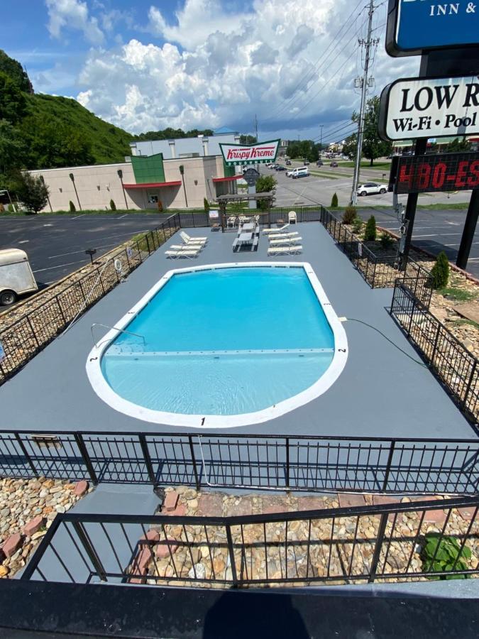 Bear Mount Inn & Suites Pigeon Forge Eksteriør billede