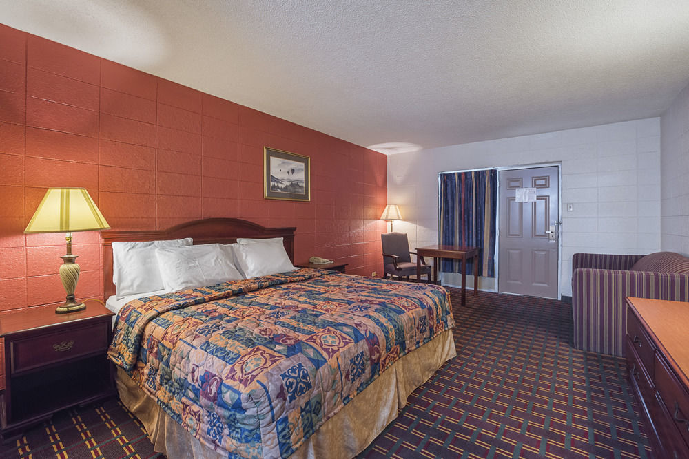 Bear Mount Inn & Suites Pigeon Forge Eksteriør billede