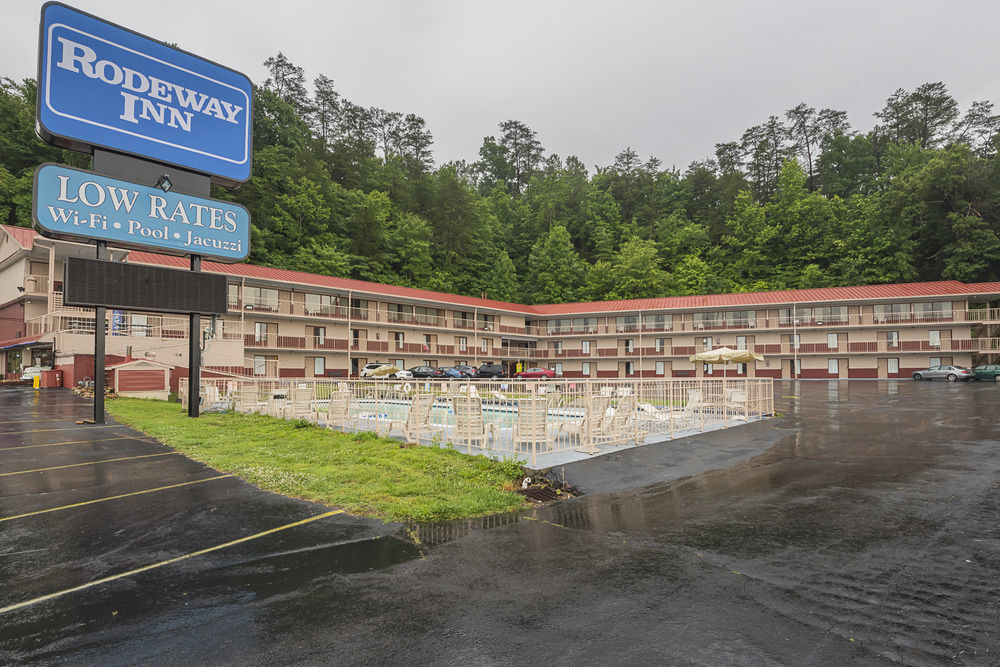 Bear Mount Inn & Suites Pigeon Forge Eksteriør billede