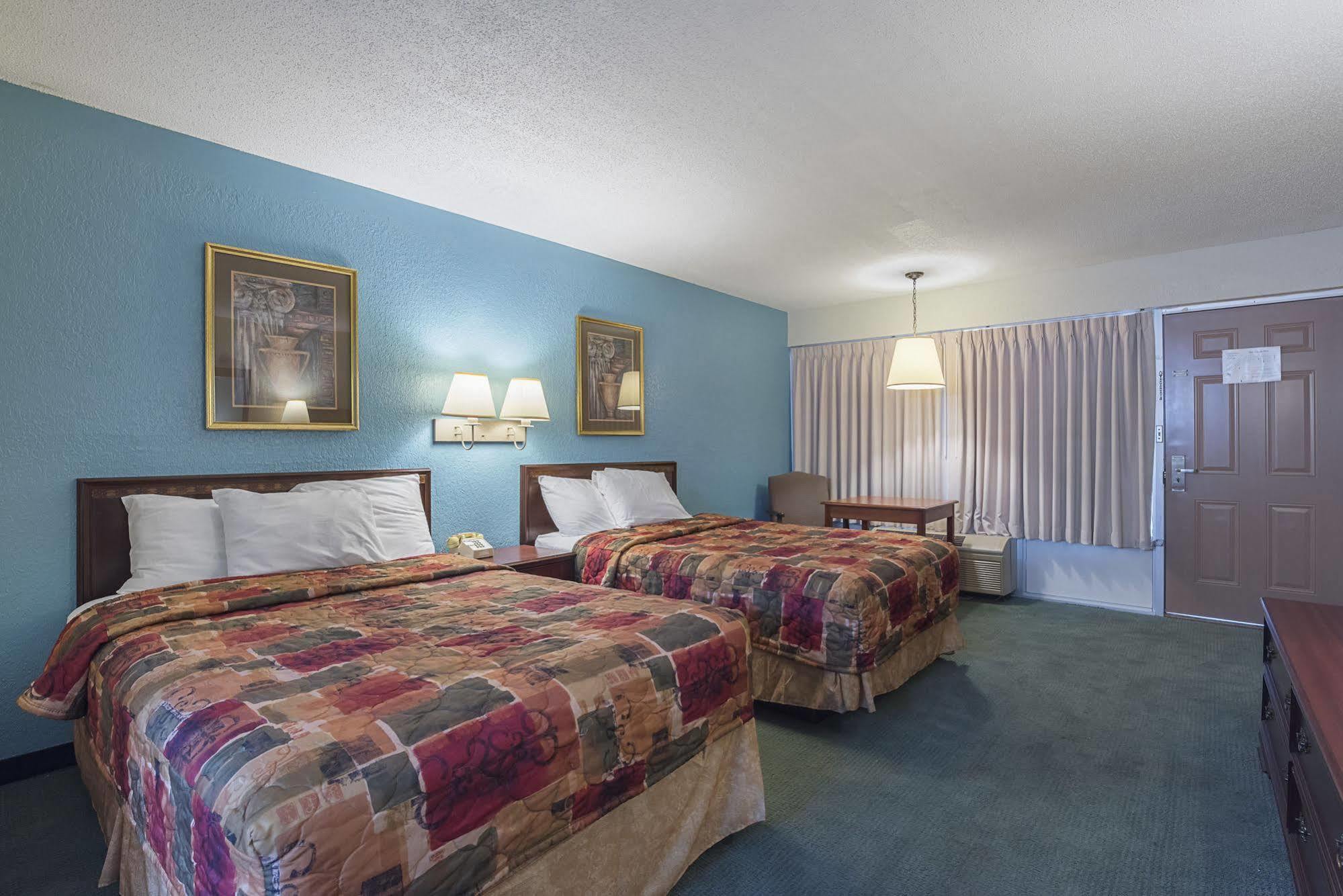 Bear Mount Inn & Suites Pigeon Forge Eksteriør billede