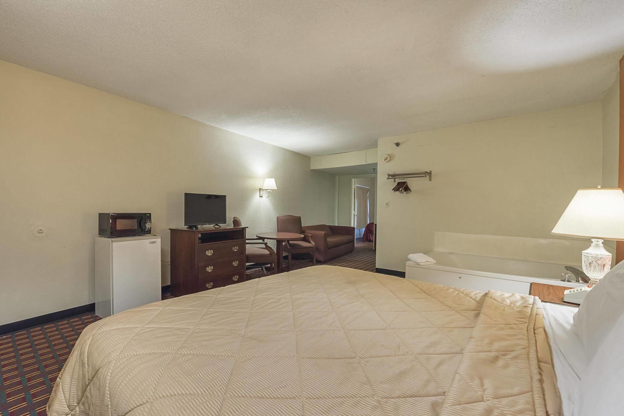 Bear Mount Inn & Suites Pigeon Forge Eksteriør billede